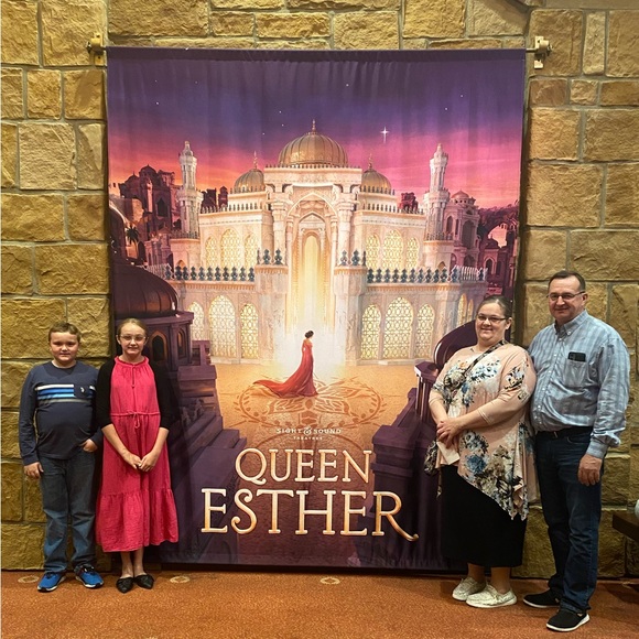 Meet your Posher! - Picture 1 of 3